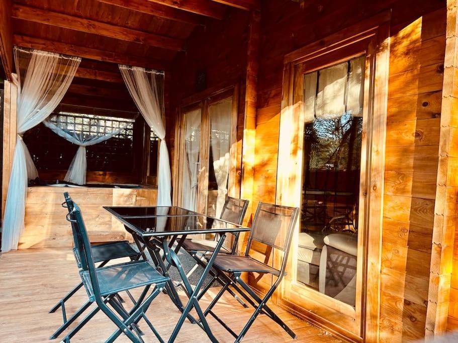 Chalet Bois Jacuzzi Bessan Dış mekan fotoğraf